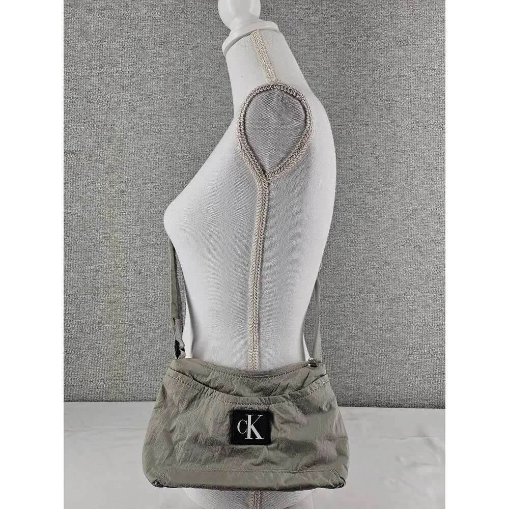 CALVIN KLEIN WOMEN'S GRAY CITY NYLON SHOULDER CROSSBODY BAG LIGHT 10